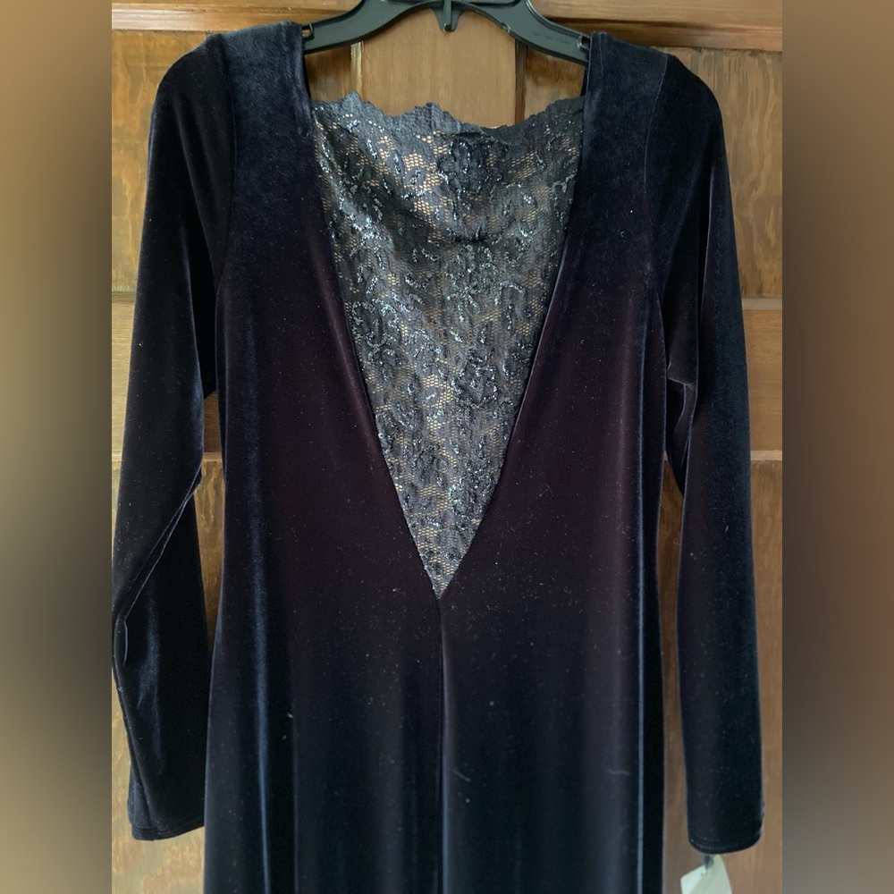 Jeffery and Dara Vintage Elegant Black Velvet Dress with Lace Detail NWT